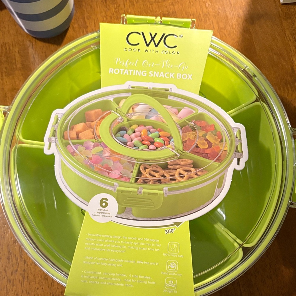 Cook with Color Lime Green Rotating Snack Box
